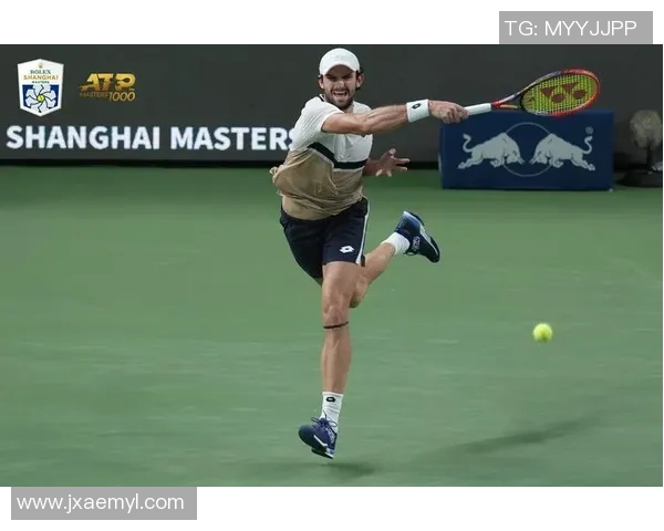 上海网球队状态引发热议球迷对表现和战术分歧明显